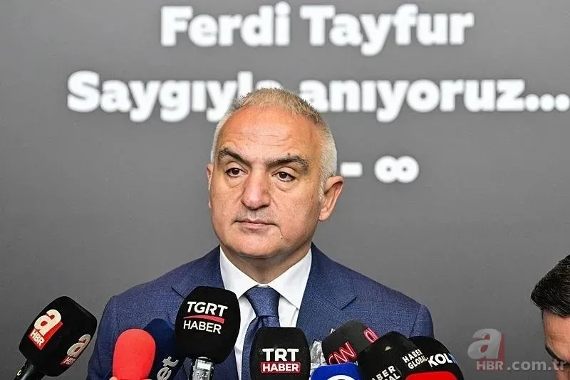 Ferdi Tayfur'a veda! Hayranları akın etti! Usta sanatçı son yolculuğuna uğurlandı 17
