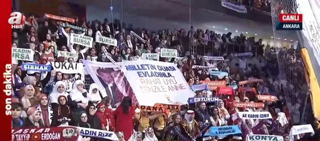 AK Parti kongresinde duygusal anlar! Başkan Erdoğan’ın gözleri doldu