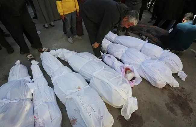 İsrail’in işkence görüntüleri ifşa oldu! Gazze’den getirilen mahkumları çıplak şekilde yatağa bağlıyorlar