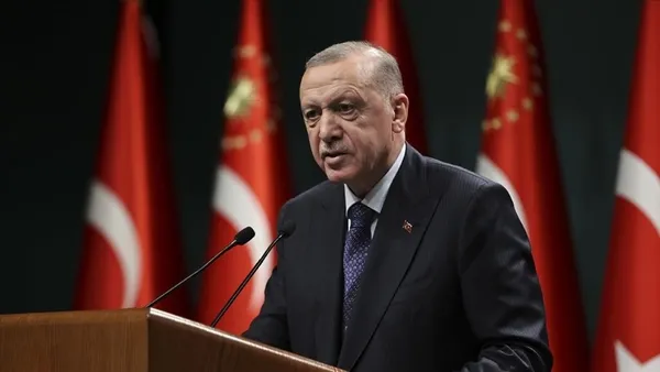 1694590627104.jpg Yalanlanan MTV sözlerini Başkan Erdoğan'ı hedef almak için tekrarladı! Moderatör uyarınca rezil oldu: Öyle her şeye inanmayın siz - 4