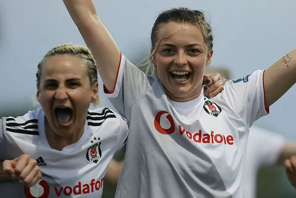 baskan-recep-tayyip-erdogandan-sampiyon-olan-besiktas-kadin-futbol-takimina-tebrik-1620239562097.jpg Başkan Recep Tayyip Erdoğan'dan şampiyon olan Beşiktaş Kadın Futbol Takımı'na tebrik - 1