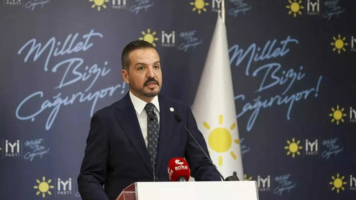 İYİ Parti Sözcüsü Kürşad Zorlu partisinden istifa etti