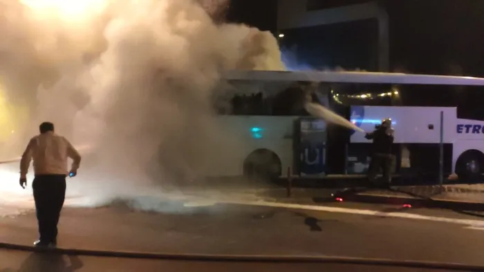 İstanbul'dan yola çıkmıştı! Yolcu otobüsü alevlere teslim oldu - 3
