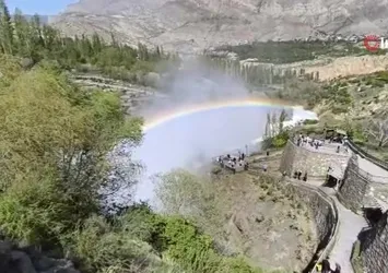 Erzurum’da Tortum şelalesi coştu