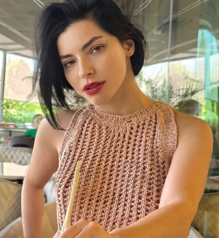 Merve Boluğur’dan takipçisine şaşırtan yanıt! Kendimizi zengin ettik