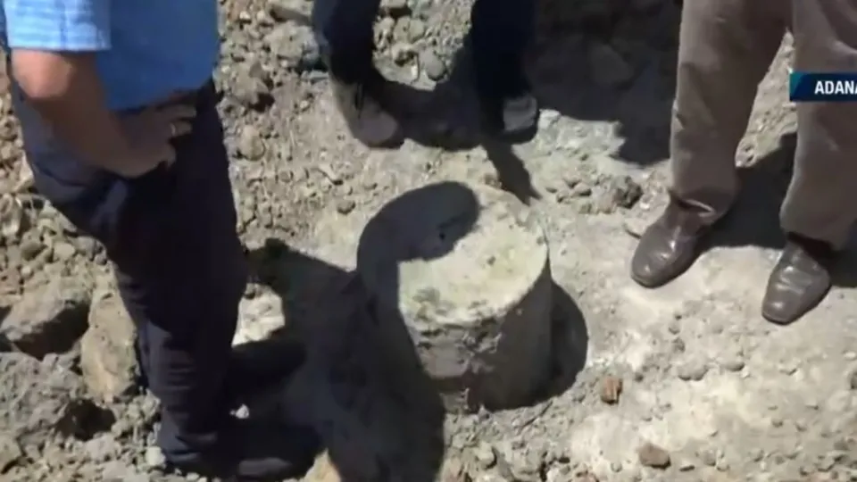 1962 yılında Adana'da tespit edilen doğalgaz kuyuları neden kapatıldı?