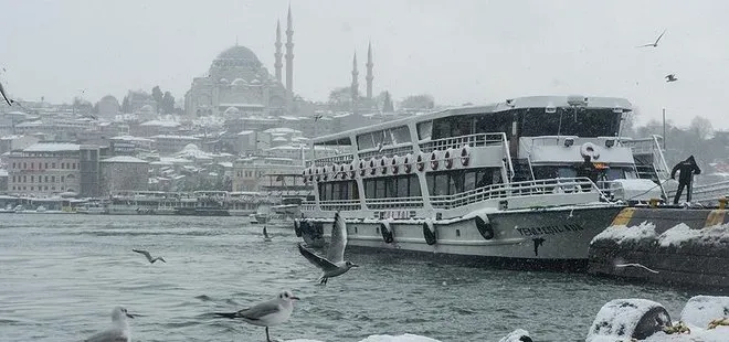 İstanbul’da deniz ulaşımına kar engeli! Çok sayıda sefer iptal edildi