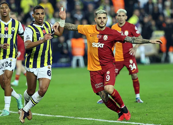 1703662329655.jpg Galatasaray-Fenerbahçe Süper Kupa maçının muhtemel 11'leri belli oldu! Okan Buruk ve İsmail Kartal'dan sürpriz hazırlığı... - 3