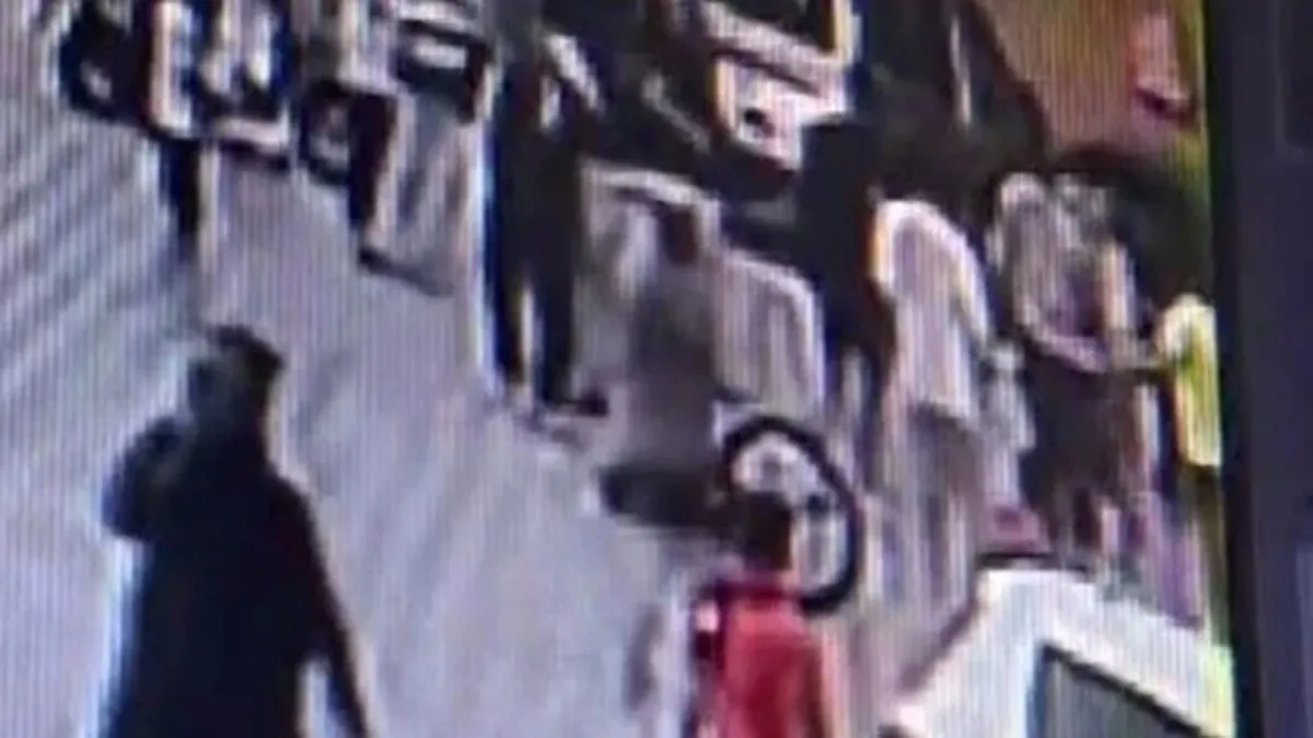 Eski siyasi parti başkanı ile 17 yaşındaki çocuğun 'bisiklet' kavgası