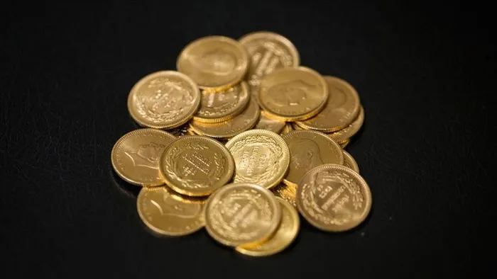 altin-fiyatlarinda-yeni-rekor-geliyor-kritik-sinira-dayandi-1736491154824.jpeg Ons altın ise 2670 dolar bandında seyrediyor (AA)
