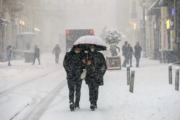 meteoroloji-yeni-hava-durumu-raporunu-yayinladi-istanbula-kar-geliyor-54-ile-kar-uyarisi-18-ocak-istanbul-anka-1642483879257.jpg Meteoroloji yeni hava durumu raporunu yayınladı! İstanbul'da beklenen kar yağışı başladı | 54 ile kar uyarısı | 18 Ocak İstanbul, Ankara hava durumu - 9
