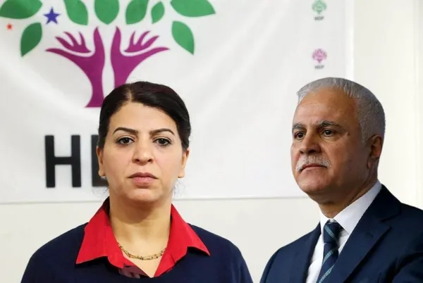 sinir-otesi-operasyondan-rahatsiz-oldu-hdpli-sibel-yigitalpten-muhalefeti-terletecek-sorular-karsisinda-misini-1660059352107.jpg HDP'den altılı masadaki ittifak ortaklarına 'bölücü' çağrı! Sınır ötesi operasyondan rahatsız olup destek istedi - 4