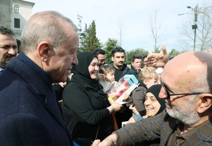 Başkan Erdoğan’dan Fatih’te esnaf ziyareti! Çay içip sohbet ettiler