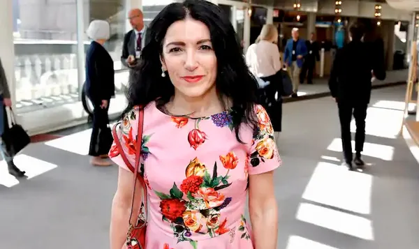 Terör örgütü PKK İsveç hükümetini çıkmaza soktu! PKK’lı vekil Amineh Kakabaveh İsveç Meclisi’ni işlemez hale getirdi