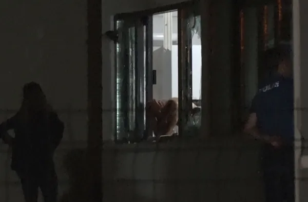 1661226962203.jpg 6 saat direndi biber gazıyla etkisiz hale getirildi! Boşanma aşamasındaki öfkeli koca dehşet saçtı - 2