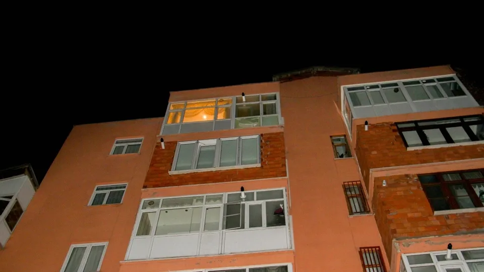 Konya’dan acı haber! Balkondan düşen çocuk öldü