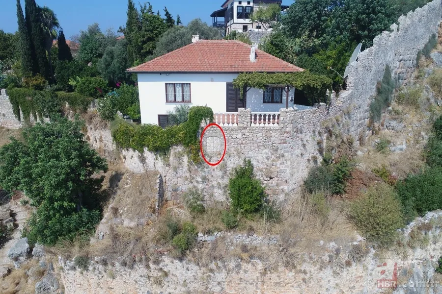 Alanya Kalesi'nde skandal görüntüler! Tarihi surları delip atık suyu boşaltmış 5
