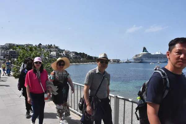 1651120506910.jpg Bayramda tatil göçü! Sahillerden Kapadokya ve Güneydoğu’daki otellere kadar her yer dolacak - 3