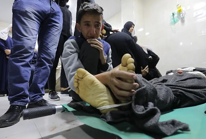 gazzeli-doktordan-yurek-yakan-sozler-elimizde-bir-tek-imanimiz-kaldi-1744869438833.jpg Gazze Şeridi (AA)