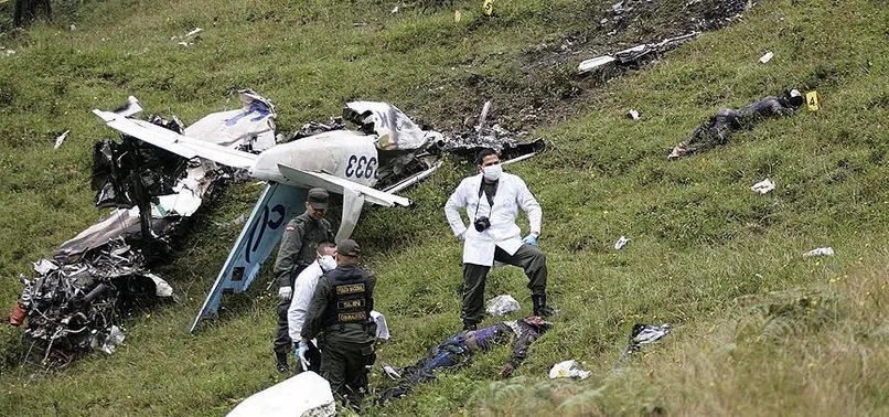 Kolombiya'da kargo uçağı düştü: 5 ölü