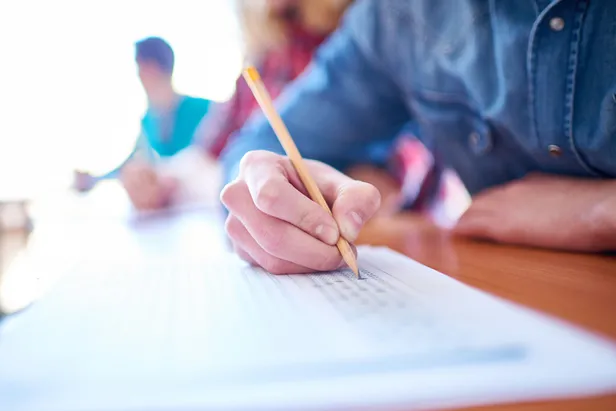 AÖL kayıt yenileme ne zaman bitiyor? 2023 2. dönem Açık Öğretim Lisesi kayıt yenileme nasıl yapılır? Sınav ücreti ne kadar?