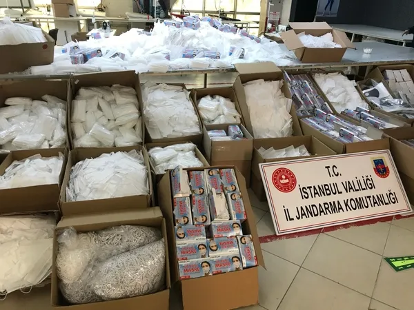 İstanbul'da dev operasyon! Piyasa değeri 1 milyon lira olan yüz binlerce maske ele geçirildi - 2