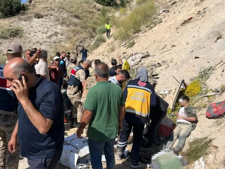 Kars’ta korkunç kaza! Yolcu otobüsü Karakurt Viyadüğü’nden aşağı uçtu! Ölü ve yaralılar var
