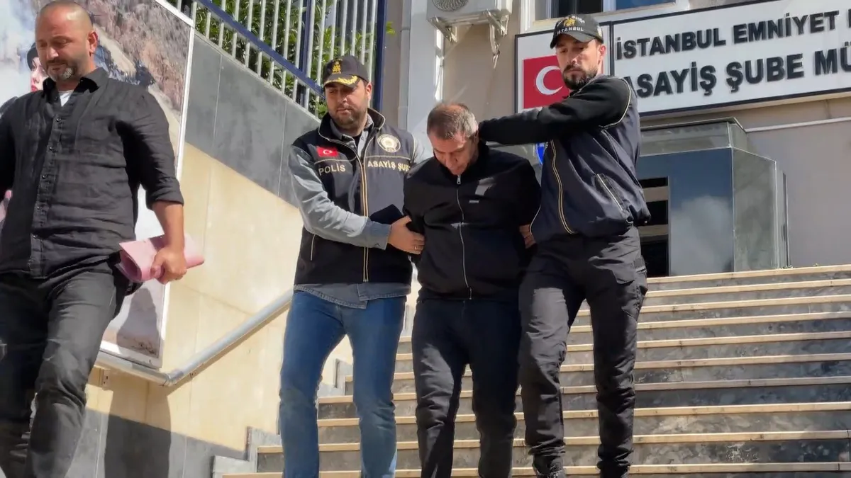 9 yıldır firariydi! 15 yıl hapis cezası bulunan şüpheli eşinin evinde yakalandı
