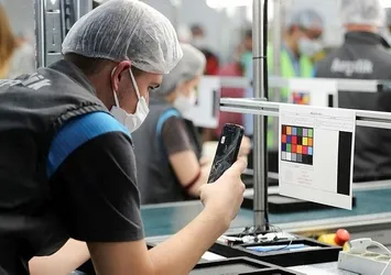 Teknoloji devi TCL Türkiye'de akıllı telefon üretimine başladı