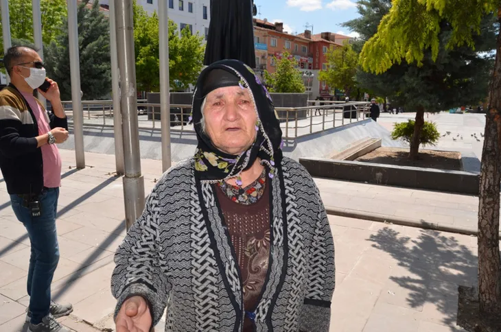 1589179157960.jpg Sokağa çıkmaya hazırlanan yaşlı kadının cüzdanını çaldılar! - 2
