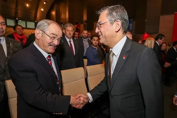 1707277818550.jpeg CHP’nin kalelerinde “pasta” bölüşülemiyor! İstifalar, protestolar... - 10