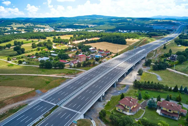 Yollar konuşacak! Akıllı yol dönemi başlıyor