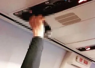 Uçakta 'iğrenç' olay! Sosyal medya yıkıldı...