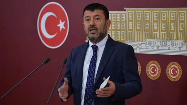 chpden-ahmet-davutogluna-yaylim-atesi-tek-basina-girsinler-boylarinin-olcusunu-alsinlar-1690909008823.jpg CHP'den Ahmet Davutoğlu'na yaylım ateşi: Tek başına girsinler boylarının ölçüsünü alsınlar - 5