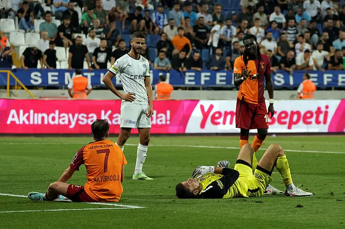 Kasımpaşa - Galatasaray maçında 5 gol! MAÇ SONUCU ÖZET: 2-3 - 9