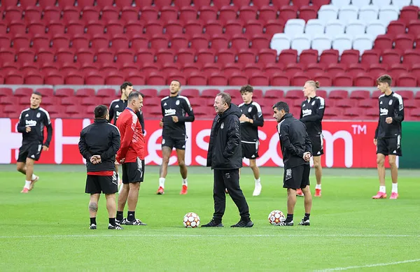 Ajax Beşiktaş maçı canlı izle! 28 Eylül Şampiyonlar Ligi Ajax BJK maçı şifresiz canlı yayın var mı?