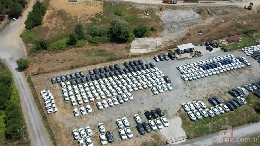 İstanbul'da sıfır otomobil sorunu yaşanırken çileden çıkaran görüntüler! Stok araçlar böyle bekletiliyor 7