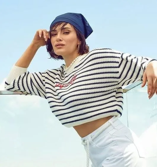 sevilen-oyun-hande-dogandemir-yeni-imajiyla-ilgi-cekti-1628255507486.jpg Oyuncu Hande Doğandemir yeni imajıyla ilgi çekti - 3