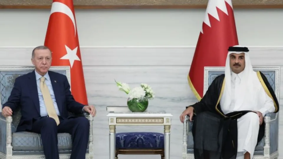 Katar ile 12 anlaşma imzalandı