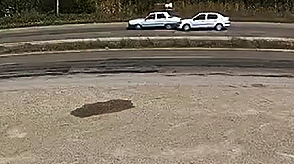 Adana'da can pazarı! Otomobil narenciye bahçesine uçtu: Kaza anı kamerada