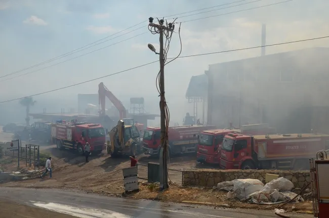 Hatay'da Organize Sanayi Bölgesinde korkutan yangın - 2