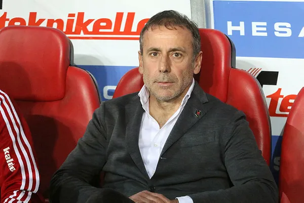 Son dakika | Trabzonspor’un yeni teknik direktörü Abdullah Avcı oldu