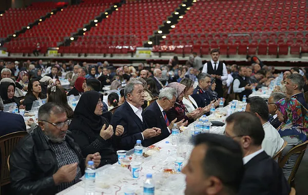 bakan-hulusi-akar-oldurulen-terorist-sayisi-12-oldu-1681759810421.jpg Bakan Hulusi Akar: Öldürülen terörist sayısı 12 oldu - 4