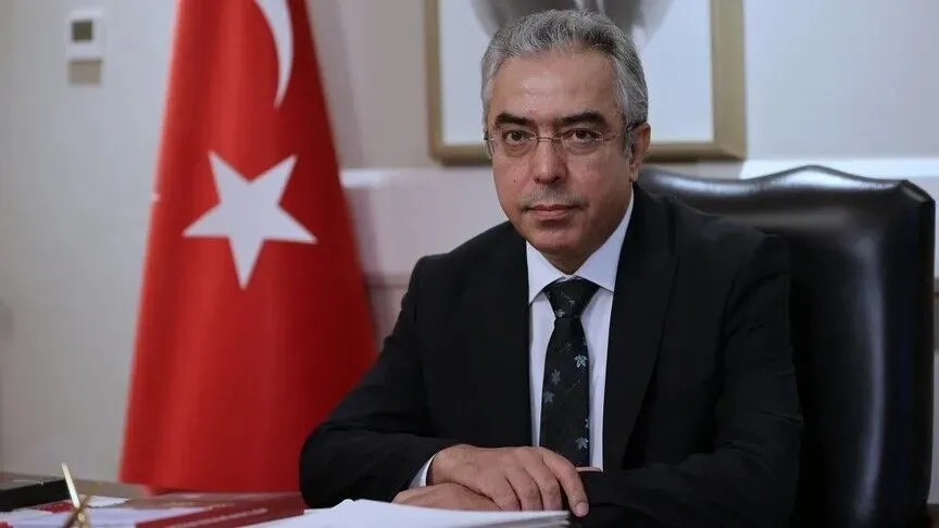 secim-tarihi-icin-2028-cikisi-ucum-iki-ihtimali-acikladi-1789643531901.jpeg Seçim için tarih verdi! "Cumhurbaşkanımız Erdoğan son kez aday" - 1