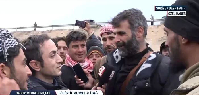 dunya-medyasinda-bir-ilk-a-haber-teror-pencesinden-kurtarilan-deyr-hafirde-1768641645818.jpg (foto:ahaber.com.tr)