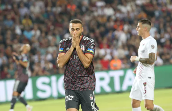 besiktas-hatayda-2-puan-birakti-1666637188898.jpg Kartal rekor kırdığı maçta yenildi! Hatayspor 2-1 Beşiktaş - 3