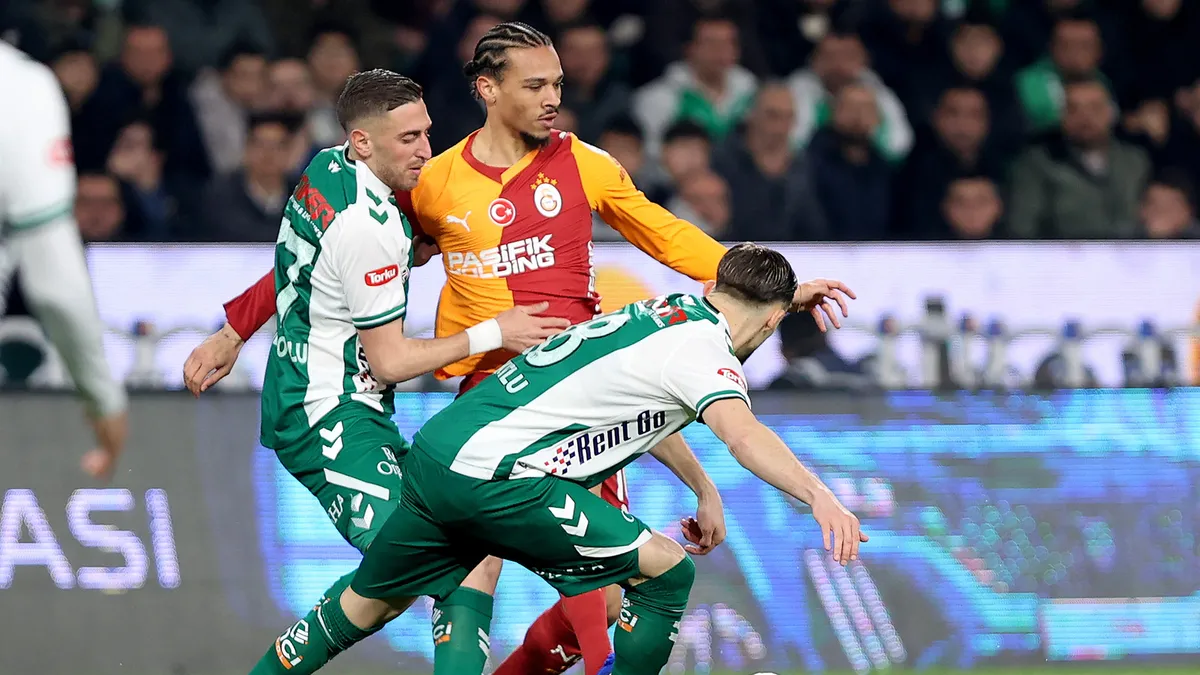 Galatasaray’ın golü ofsayt gerekçesiyle iptal edildi! Aslan’dan VAR tepkisi