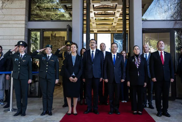 Türkiye’nin Tel Aviv Büyükelçisi, İsrail Cumhurbaşkanı Isaac Herzog’a güven mektubunu sundu! Başkan Erdoğan’a davet