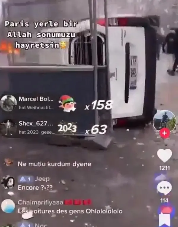PKK’lıların Paris’teki gösterileri! Hızlarını alamayıp kendi araçlarını da yaktılar