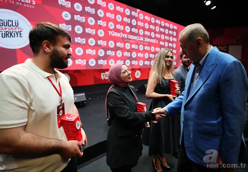 Başkan Recep Tayyip Erdoğan'ın katıldığı Türkiye Gençlik Zirvesi’nden renkli fotoğraflar! Alişan ve futbolcu Mesut Özil... 25